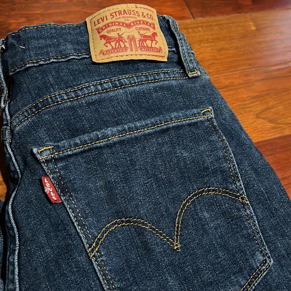 Levi’s - Picture 5 of 5